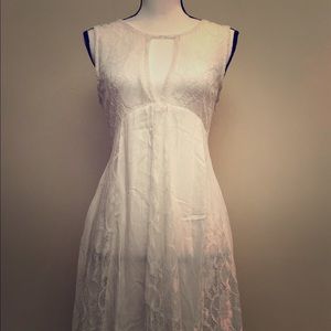 Loose Fitting Off white dress with lace detailing